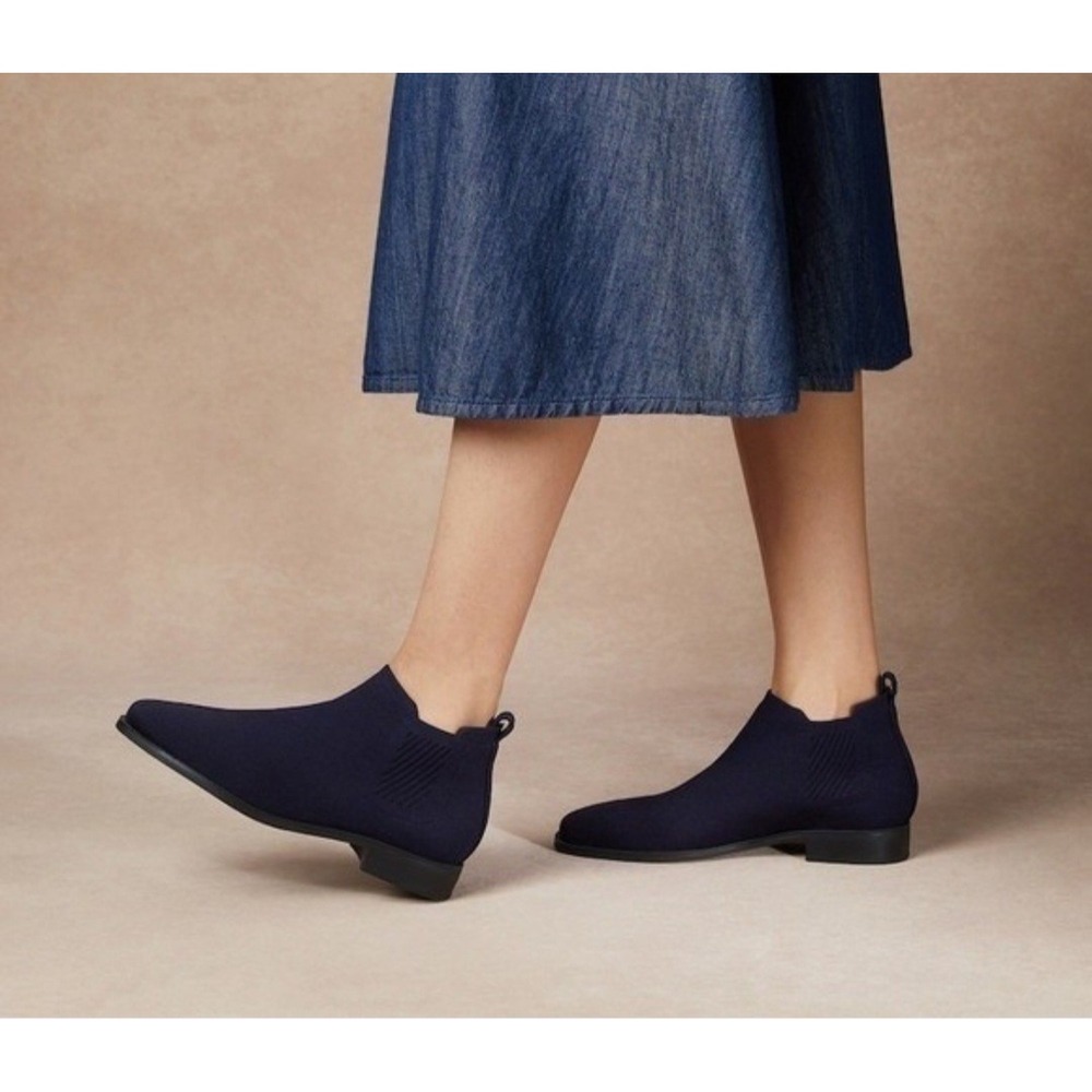 VIVAIA Ryan Pro Navy Blue Knit Ankle Boots Pointed Toe Size 38.5